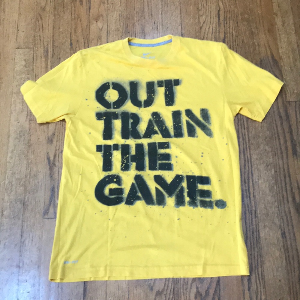 Mens Nike Dri-Fit Graphic Tee. Size M